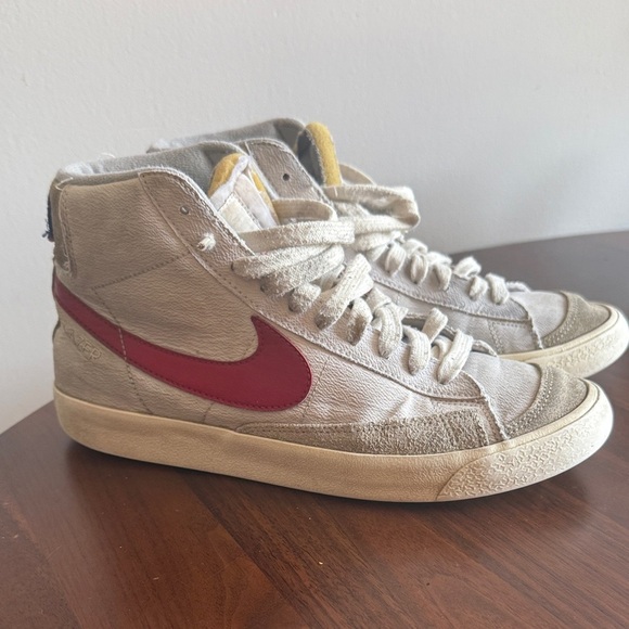 Nike athletic club Beige High-Tops with Red Accent - 8.5M - Picture 1 of 7